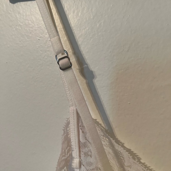 Jones New York White slip size Medium - Picture 7 of 7